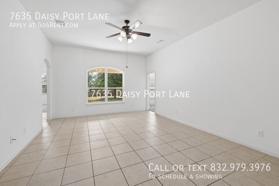 7635 Daisy Port Ln - Photo 4 of 23