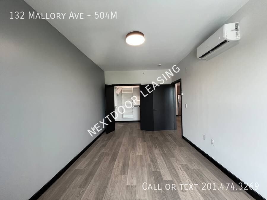 132 Mallory Ave #504M - Photo 5 of 11