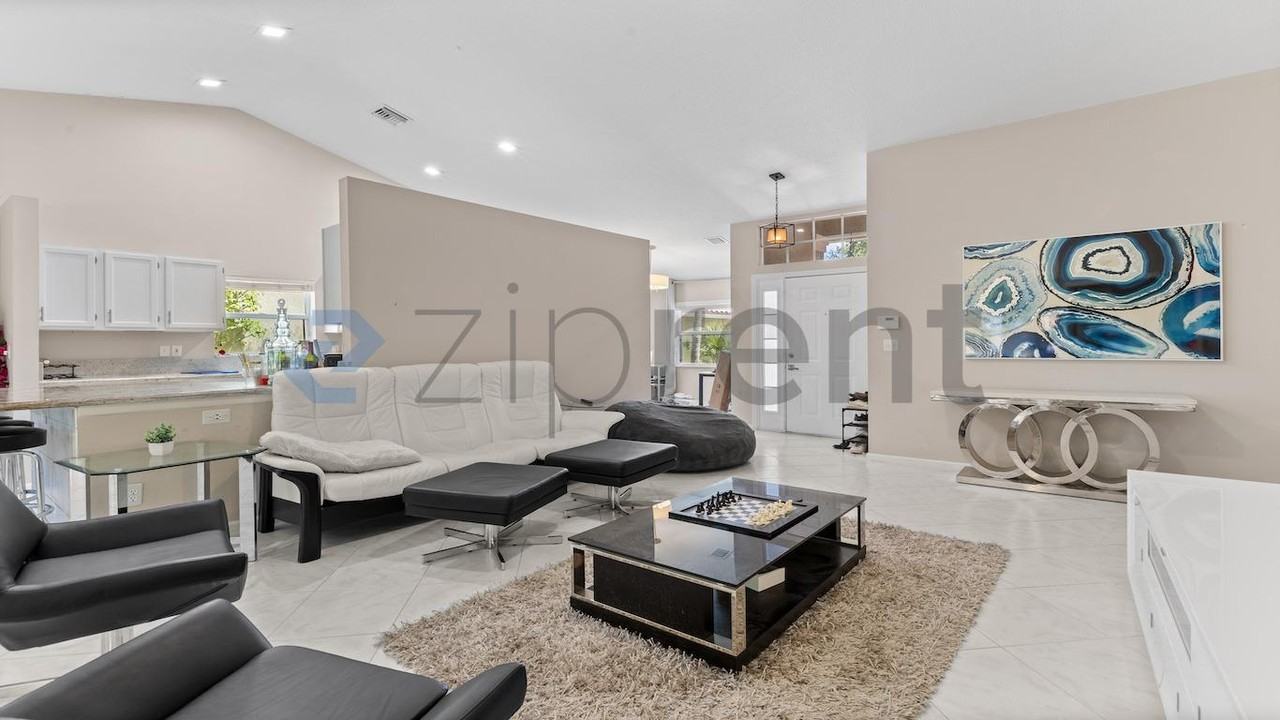 5361 Grande Palm Cir - Photo 6 of 13