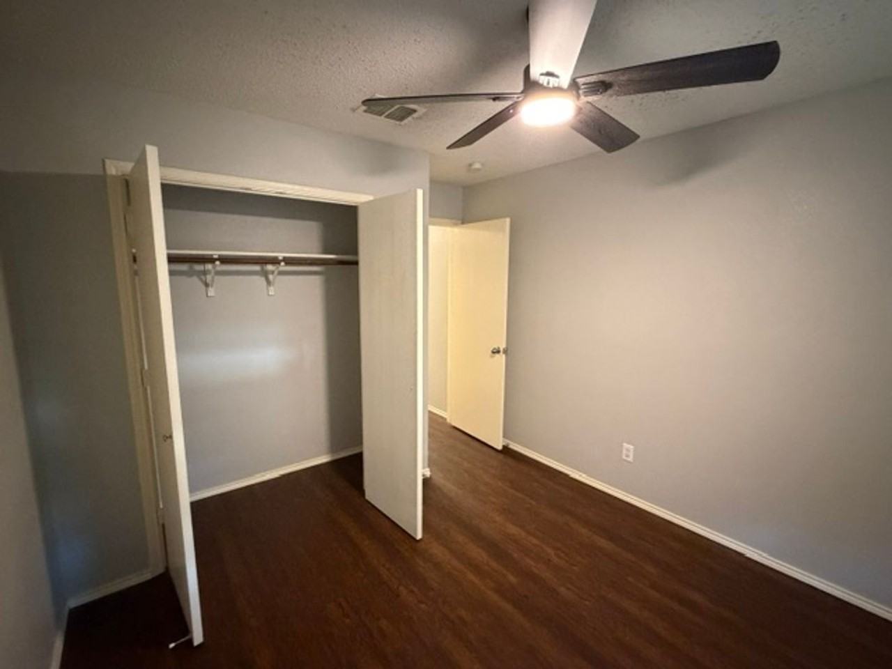 1004 Mazourka Dr - Photo 2 of 17