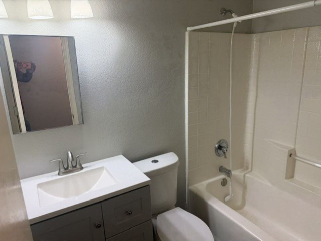 1004 Mazourka Dr - Photo 4 of 17