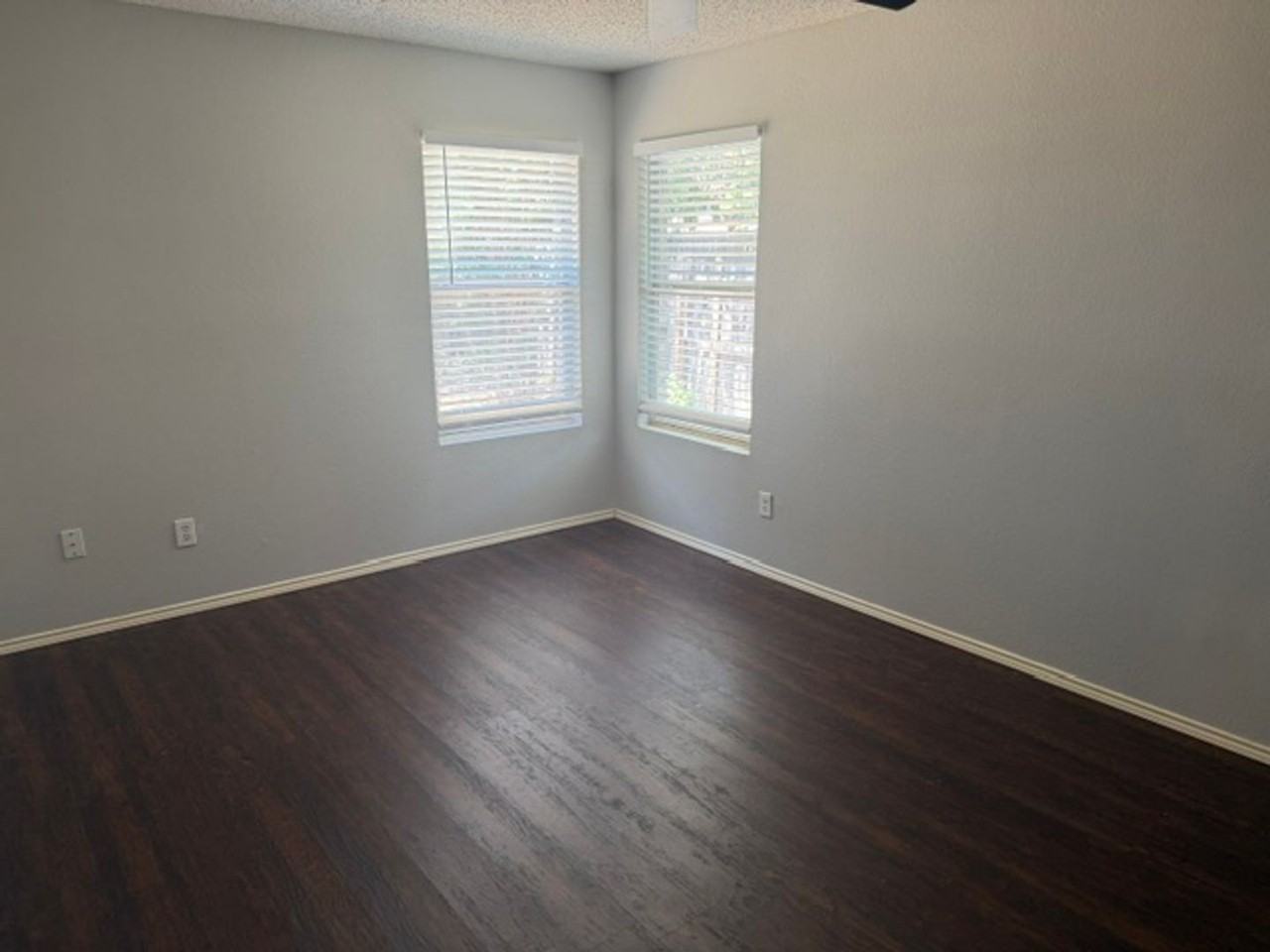 1004 Mazourka Dr - Photo 5 of 17