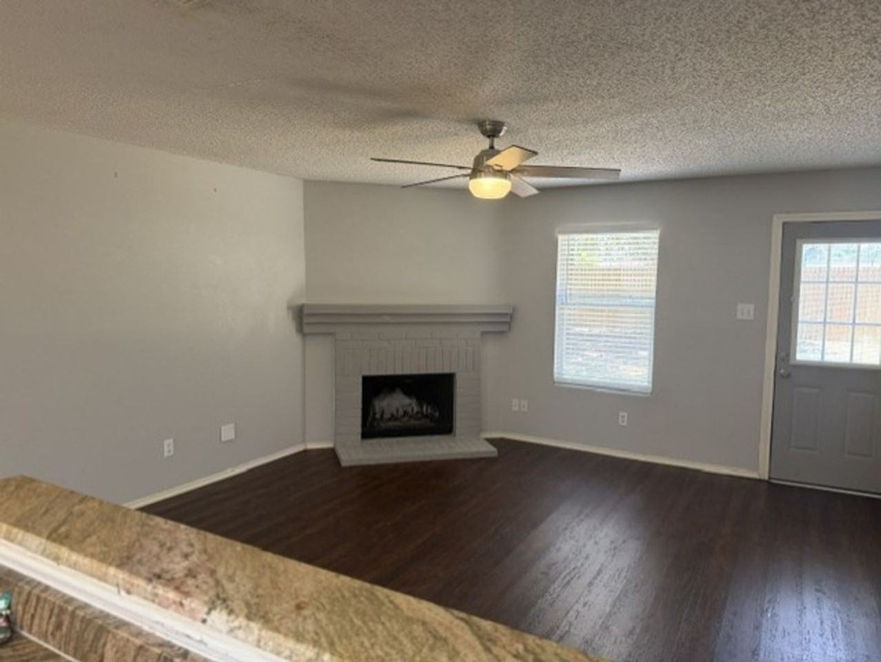 1004 Mazourka Dr - Photo 7 of 17