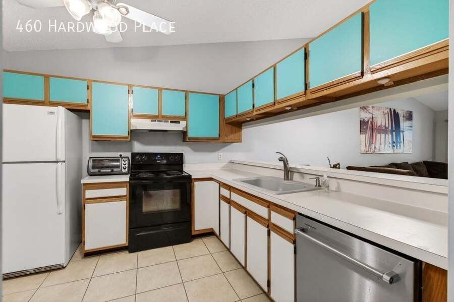 460 Hardwood Pl - Photo 3 of 11