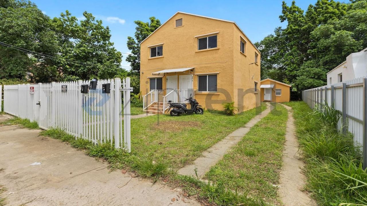 275 Nw 81st St - Photo 2 of 11