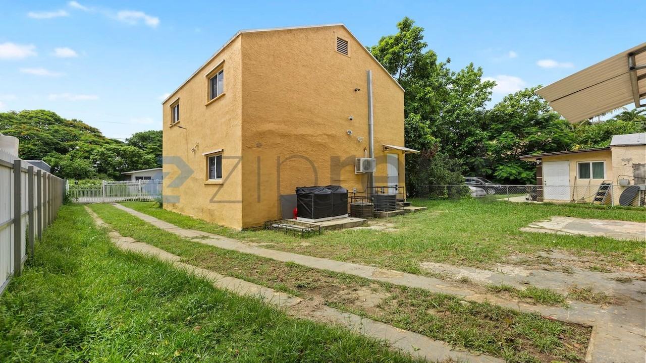 275 Nw 81st St - Photo 5 of 11