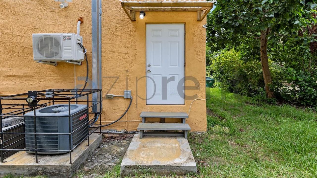 275 Nw 81st St - Photo 7 of 11