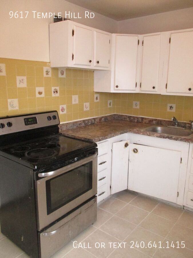 9617 Temple Hill Rd - Photo 3 of 22