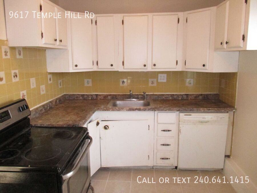 9617 Temple Hill Rd - Photo 4 of 22