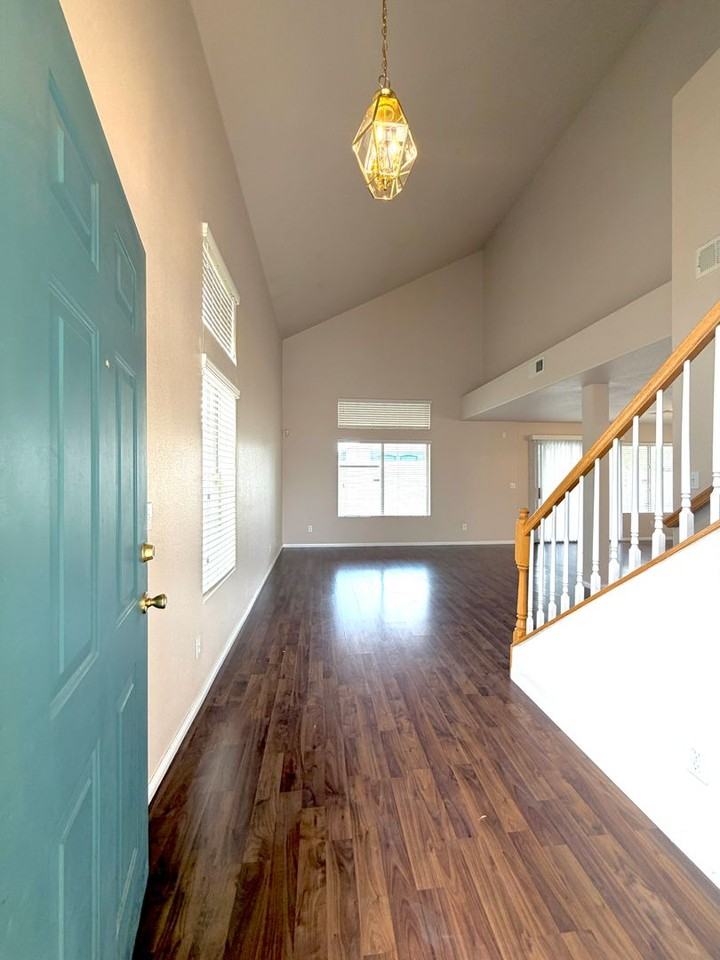 8346 Fame Ave - Photo 3 of 30