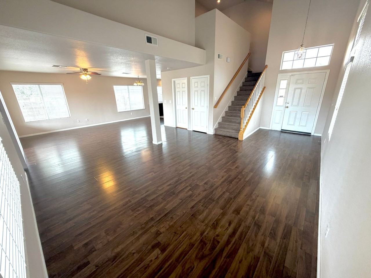 8346 Fame Ave - Photo 4 of 30