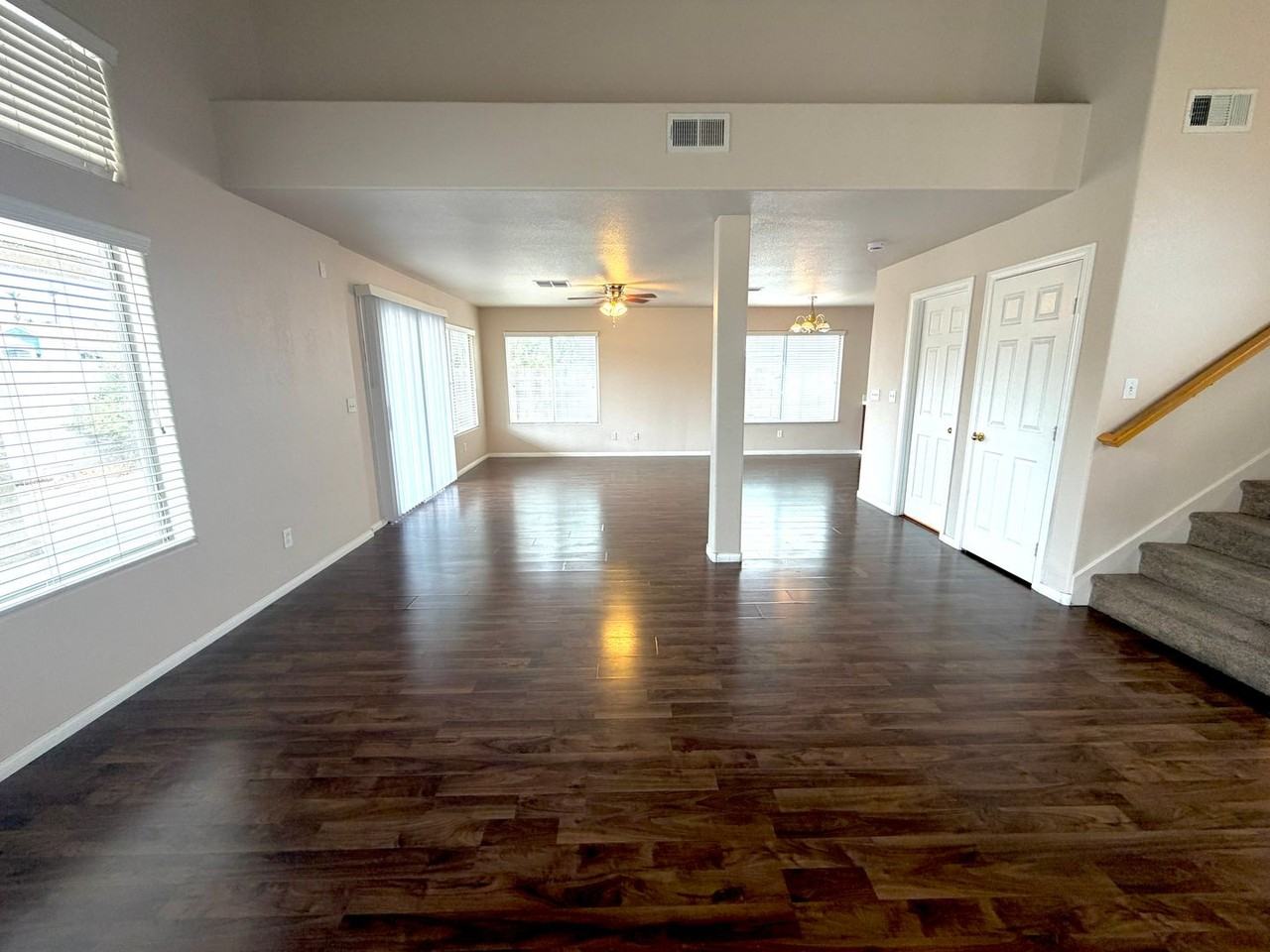 8346 Fame Ave - Photo 5 of 30