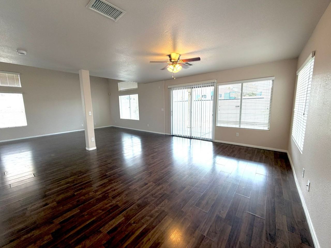 8346 Fame Ave - Photo 6 of 30