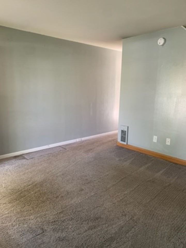 967 Stratford Ct - Photo 5 of 25