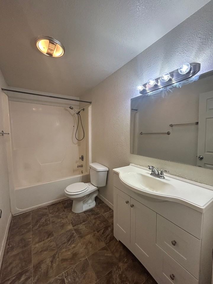2101 Marigold St - Photo 7 of 17