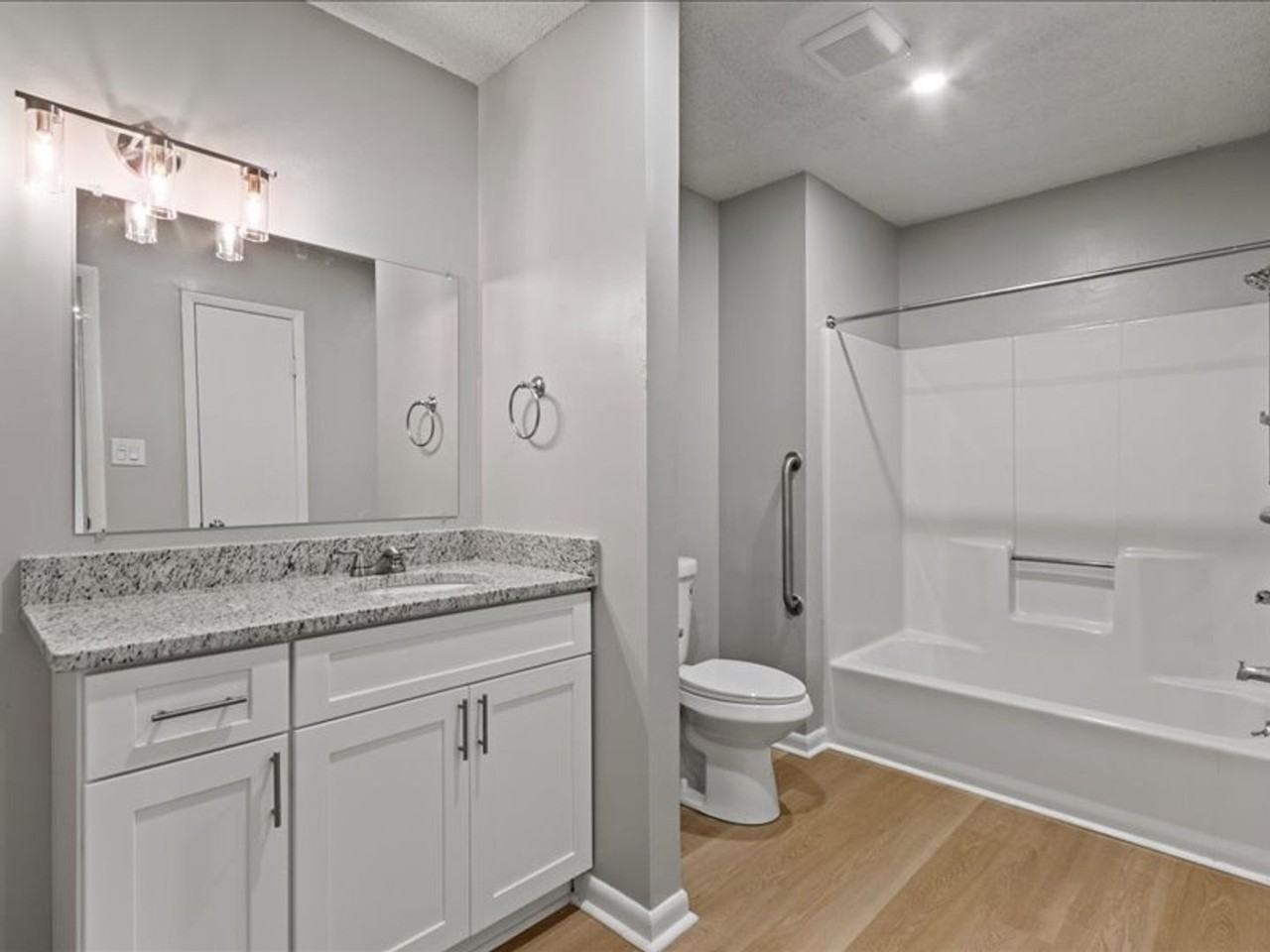 501 Swan Dr #207 - Photo 5 of 41