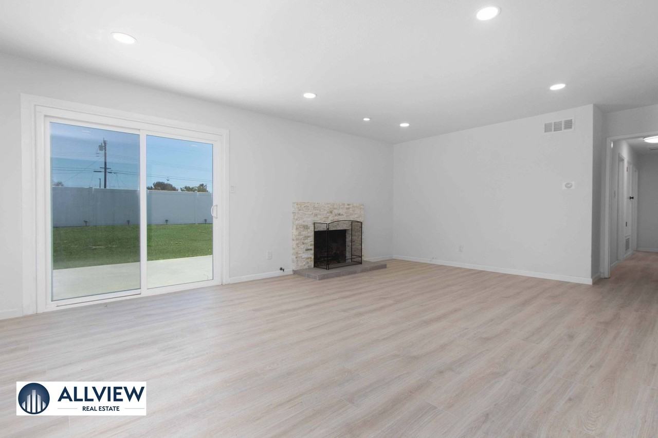 13662 Riata St - Photo 3 of 32