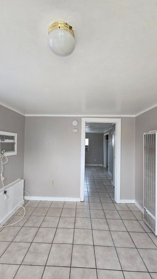 216 1/2 E Warren Ave - Photo 5 of 12