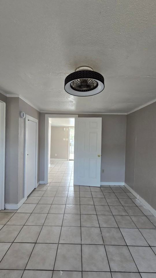 216 1/2 E Warren Ave - Photo 7 of 12