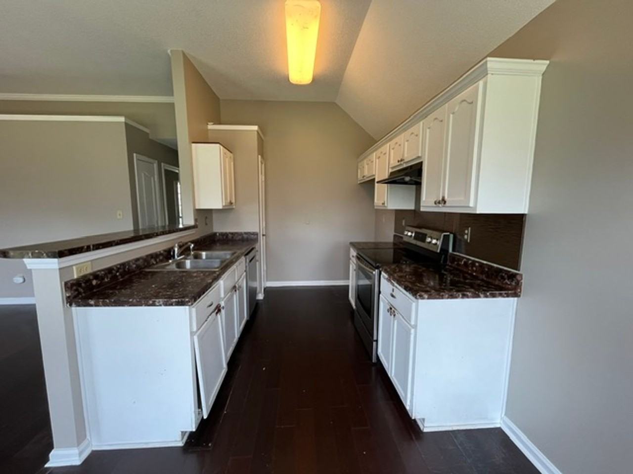 4305 Carroll Dr W - Photo 4 of 12
