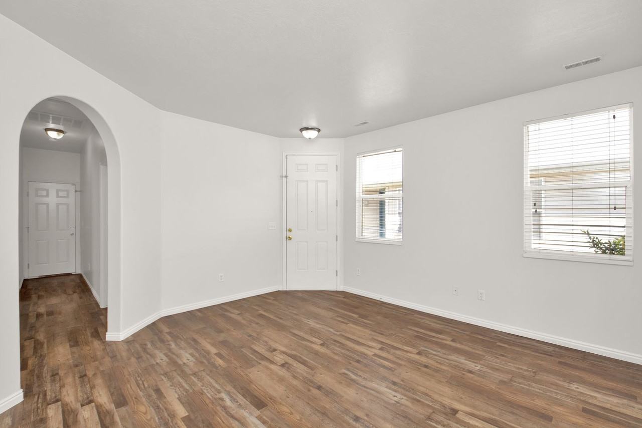 286 Caleb Dr - Photo 2 of 25