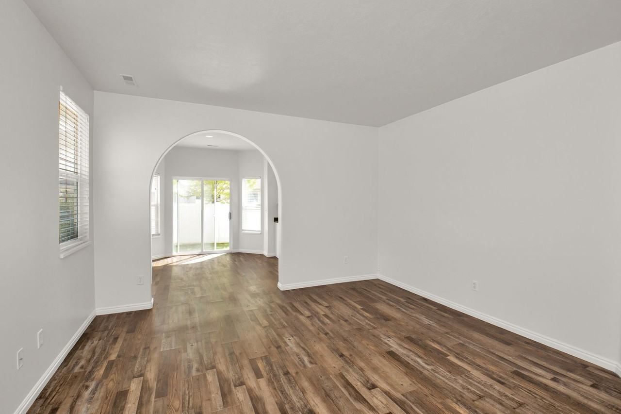 286 Caleb Dr - Photo 3 of 25