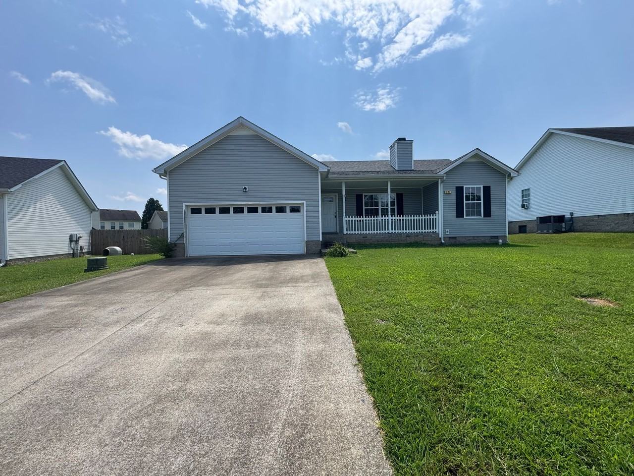 371 Andrew Dr - Photo 2 of 34