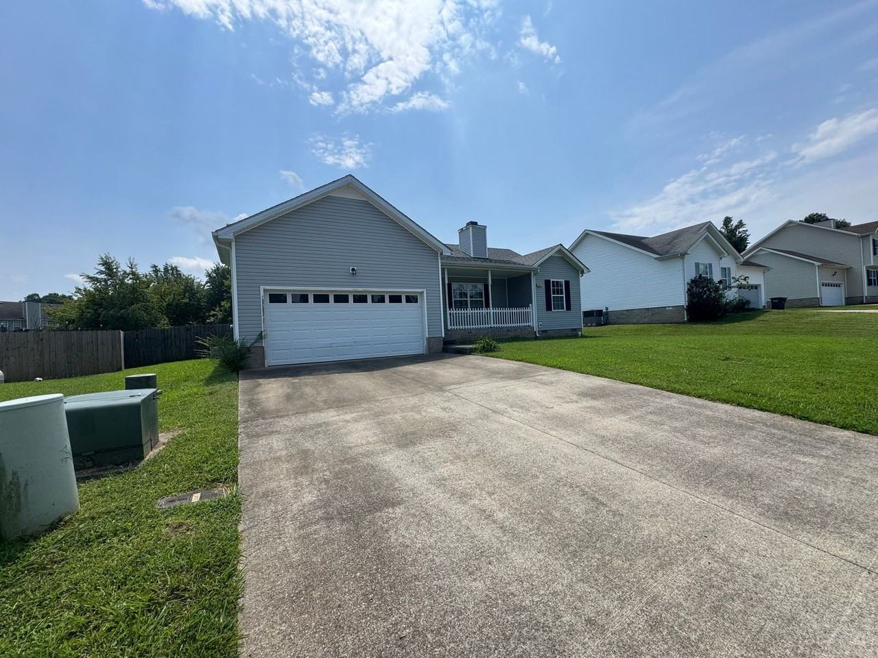371 Andrew Dr - Photo 3 of 34