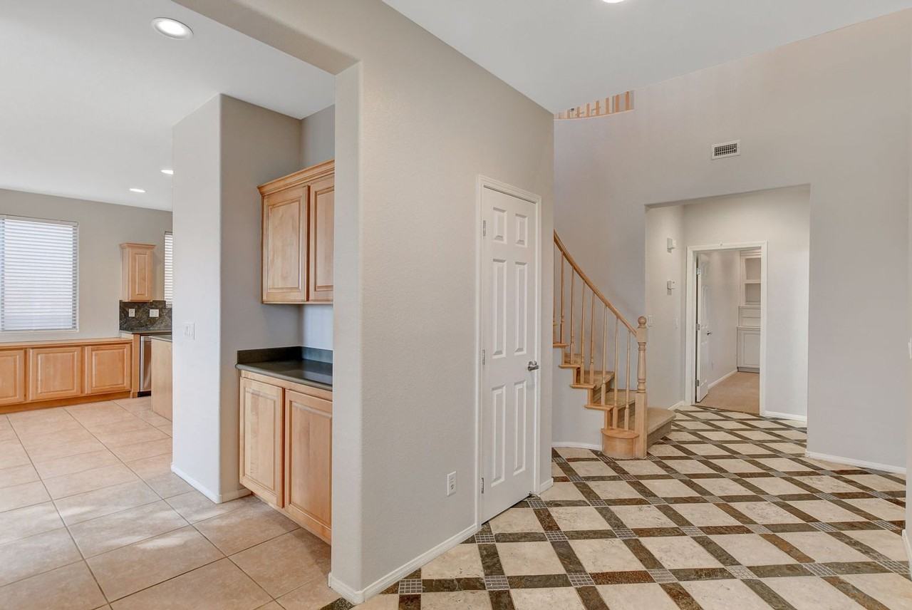 1289 Corista Dr - Photo 5 of 34