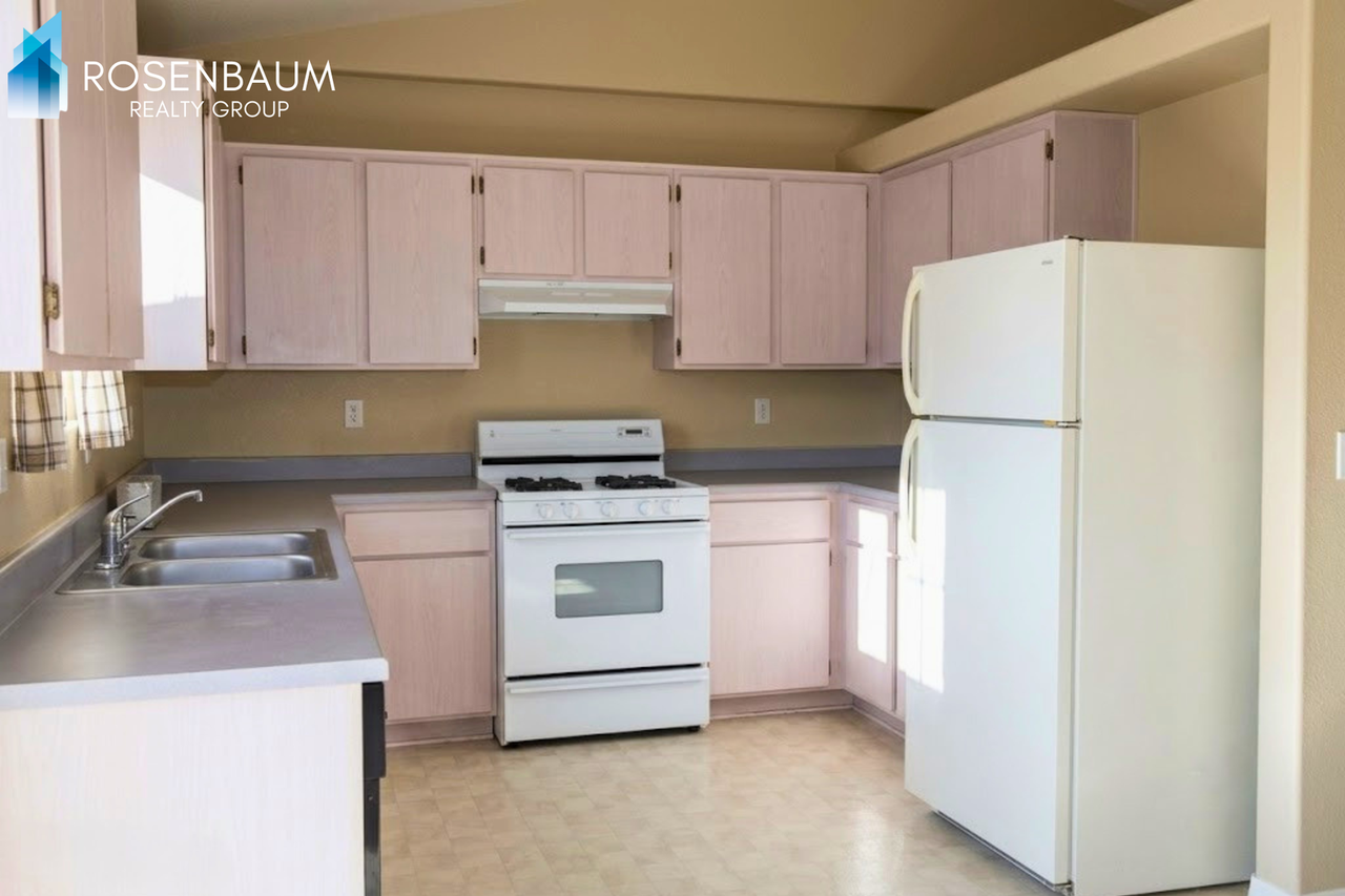 3912 N Taylor Dr - Photo 4 of 5
