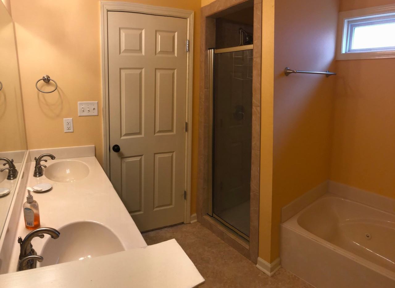 9237 Lakeshore Dr - Photo 6 of 12