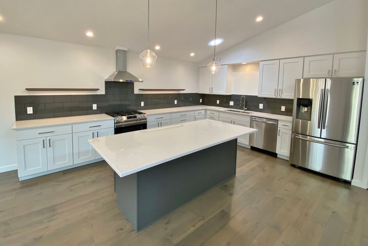 100 W Hummingbird Ln - Photo 4 of 19