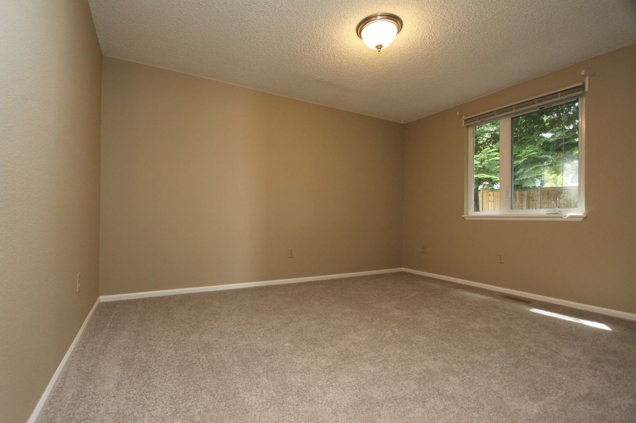 12004 Slater Ave Ne #F3 - Photo 6 of 7