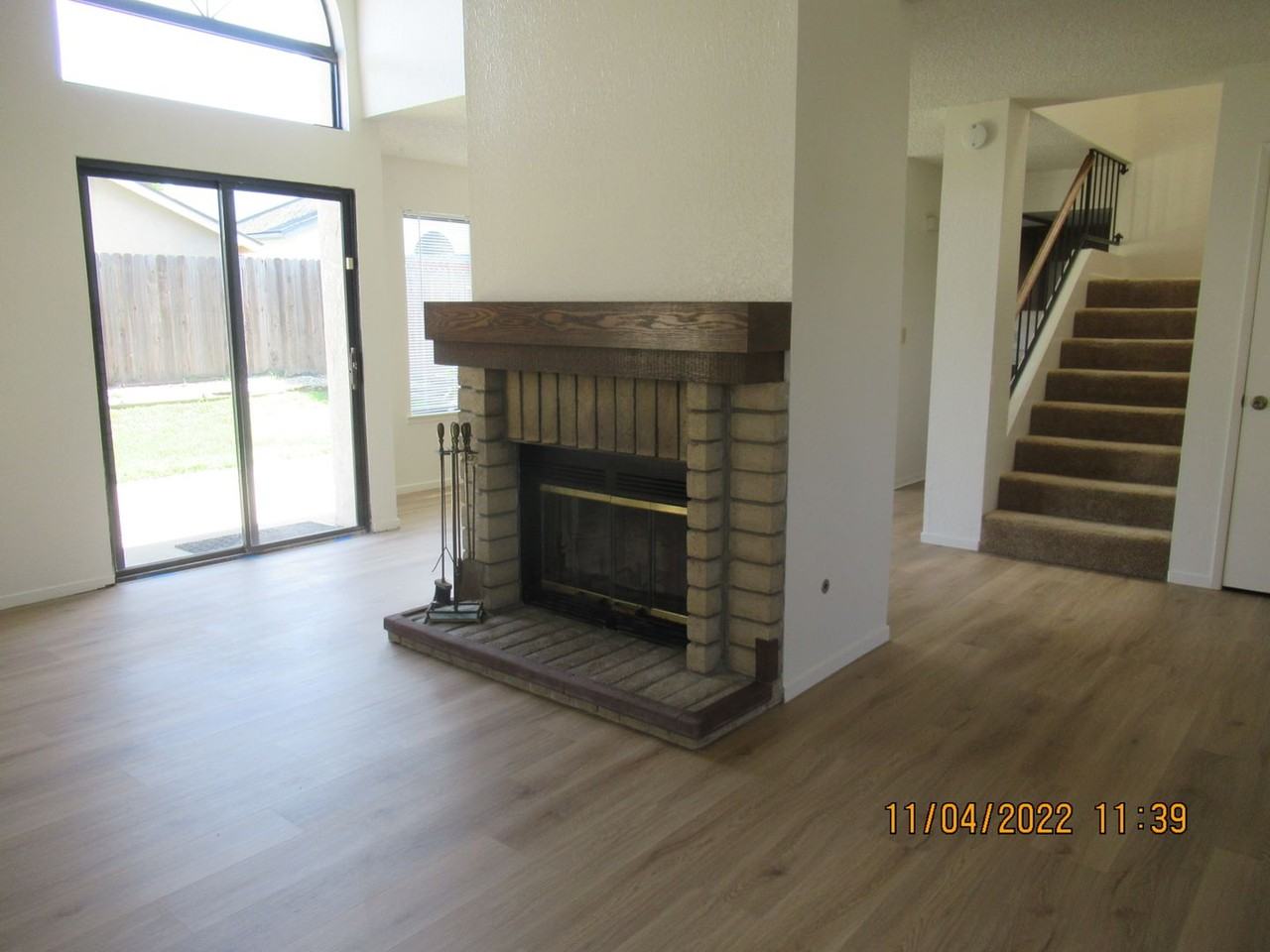 1220 Iris Ct - Photo 2 of 15