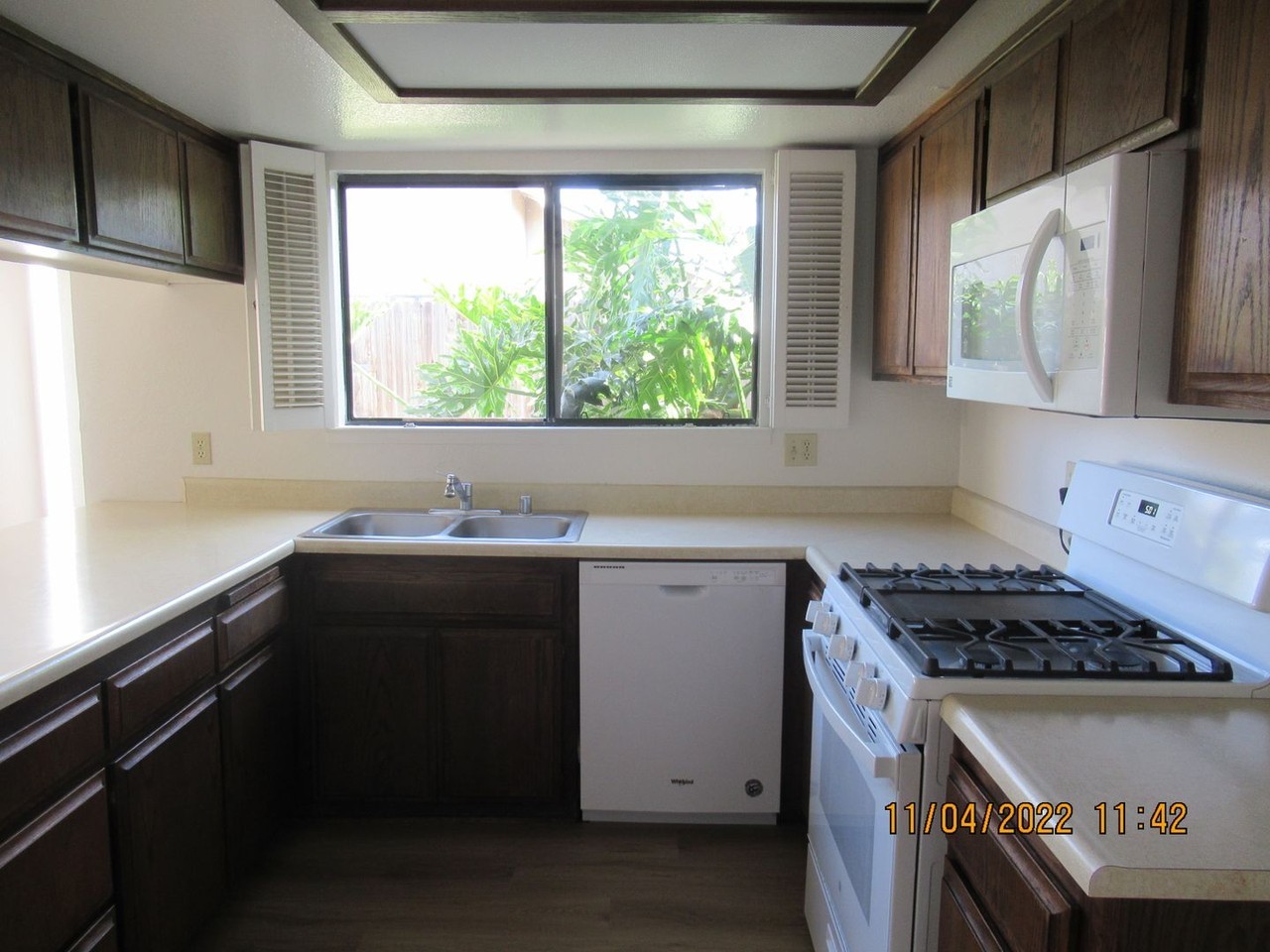 1220 Iris Ct - Photo 7 of 15