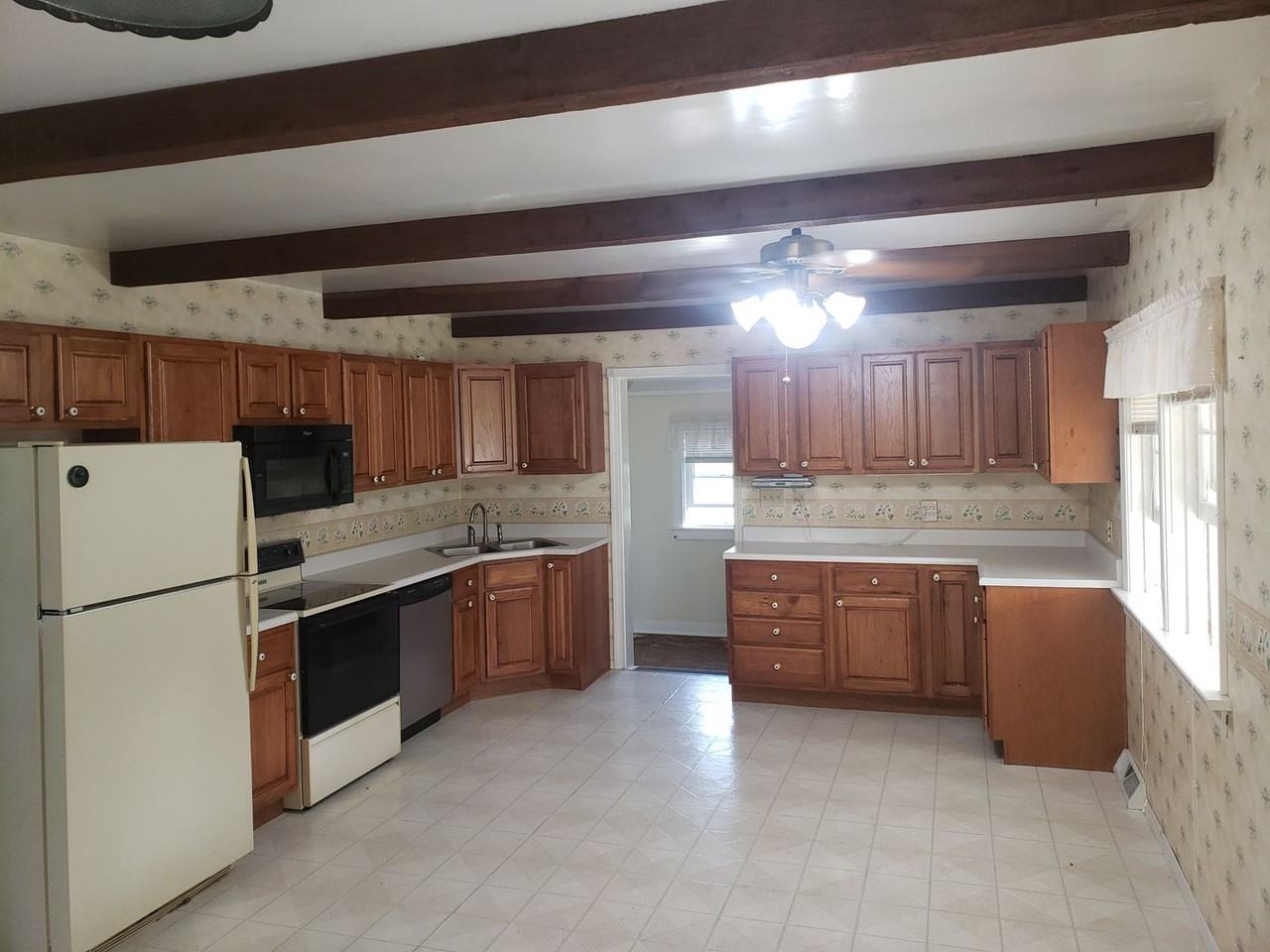 9739 Maysville Rd - Photo 2 of 19