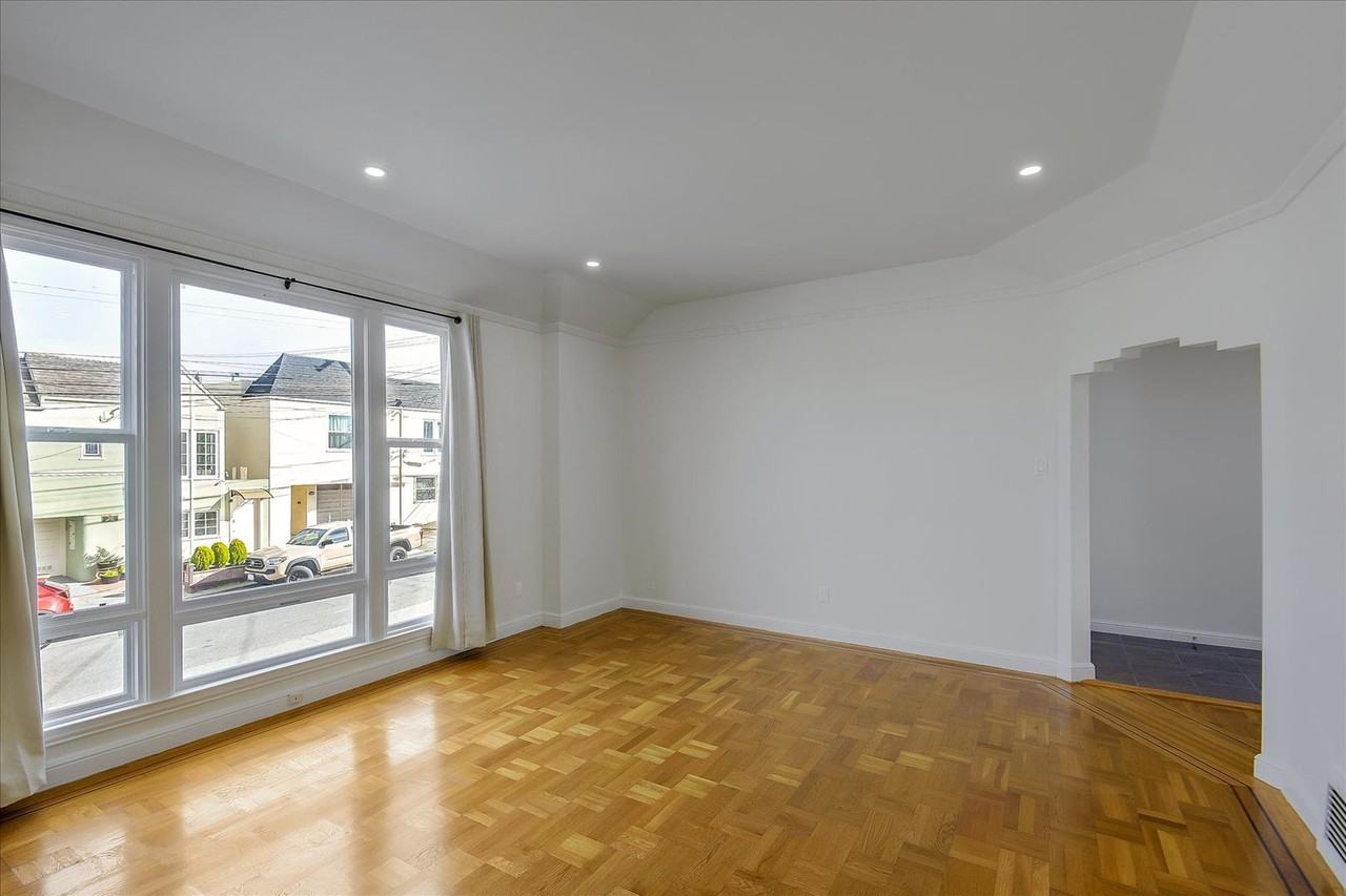 1487 34th Ave - Photo 5 of 38