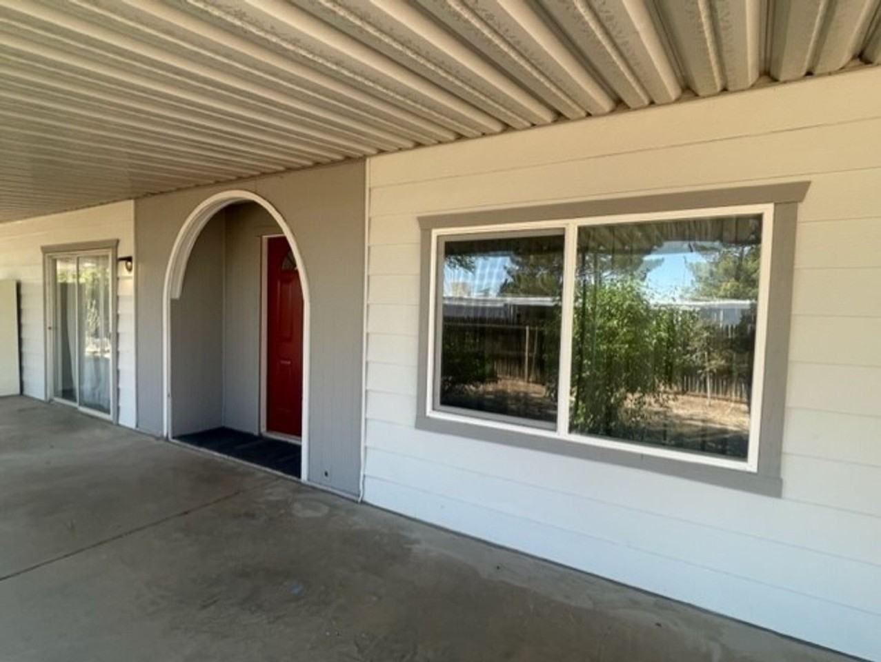 2675 S Sunset Dr - Photo 2 of 18