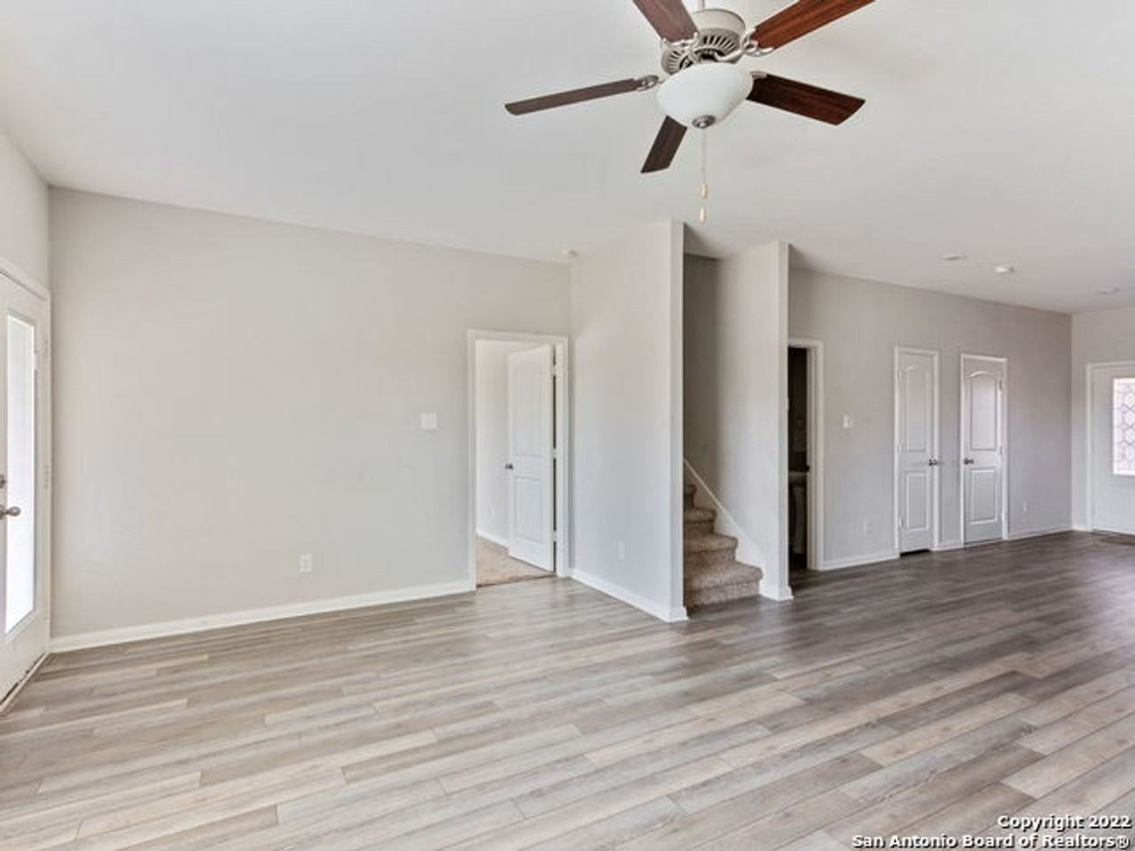 6550 Underwood Way - Photo 7 of 46