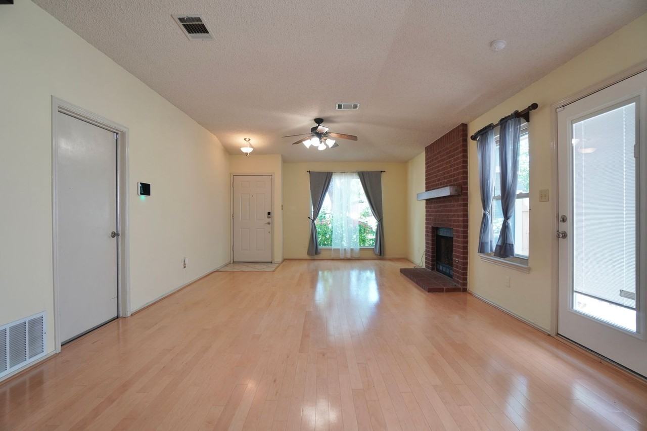 14009 Conner Downs Dr - Photo 4 of 31