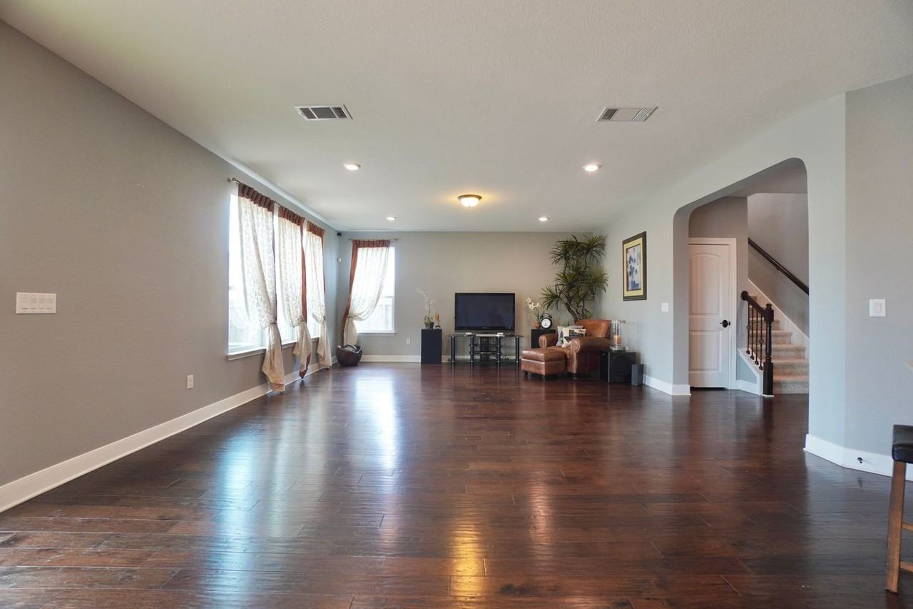 7016 Lickeen Ct - Photo 6 of 41