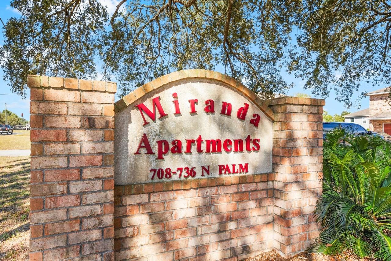 728 Palm Blvd N - Photo 2 of 25