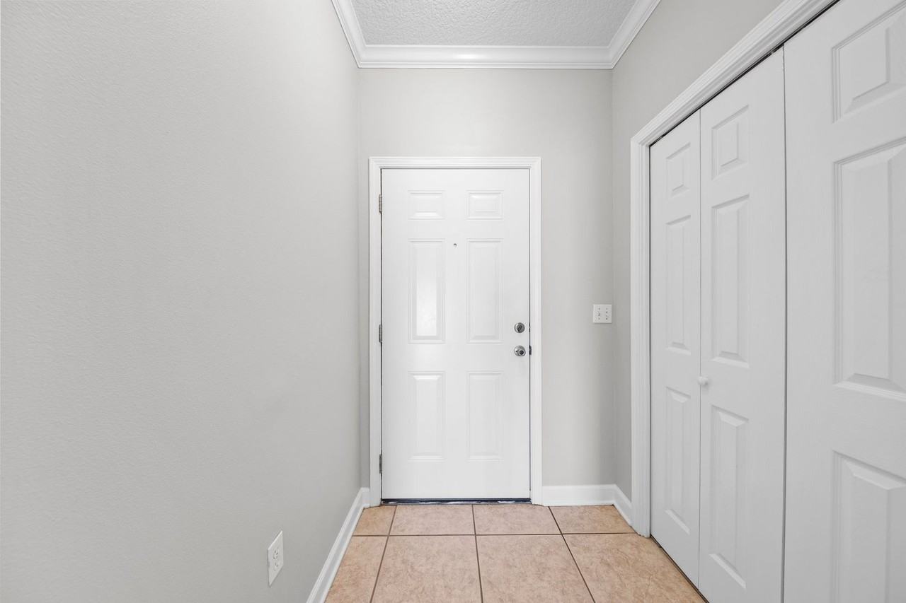 728 Palm Blvd N - Photo 4 of 25
