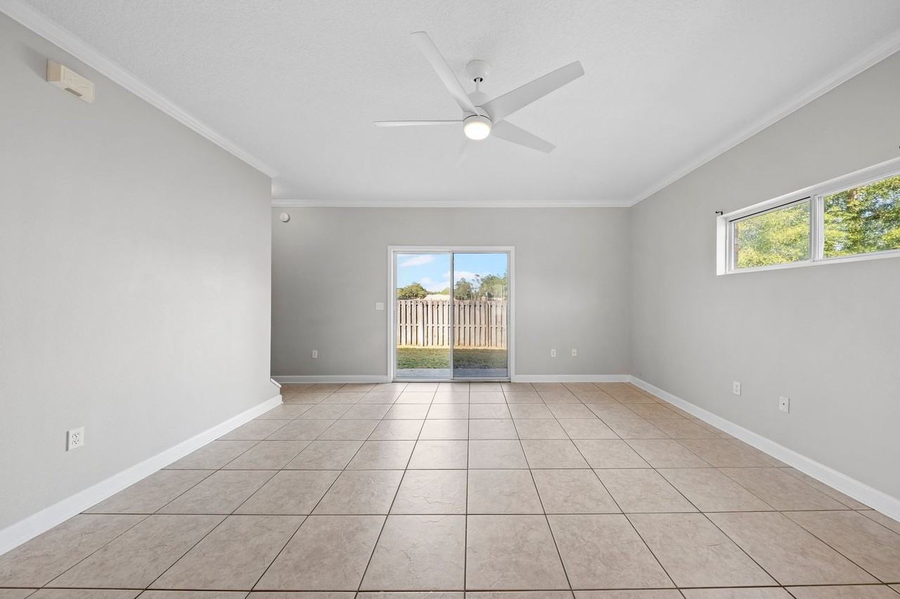 728 Palm Blvd N - Photo 6 of 25