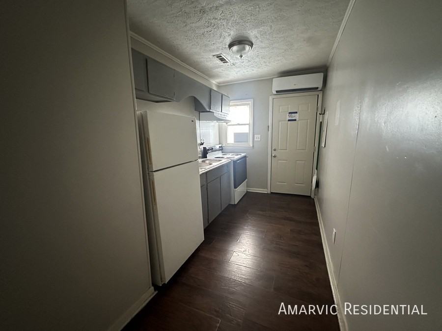717 Bullock St - Photo 2 of 4