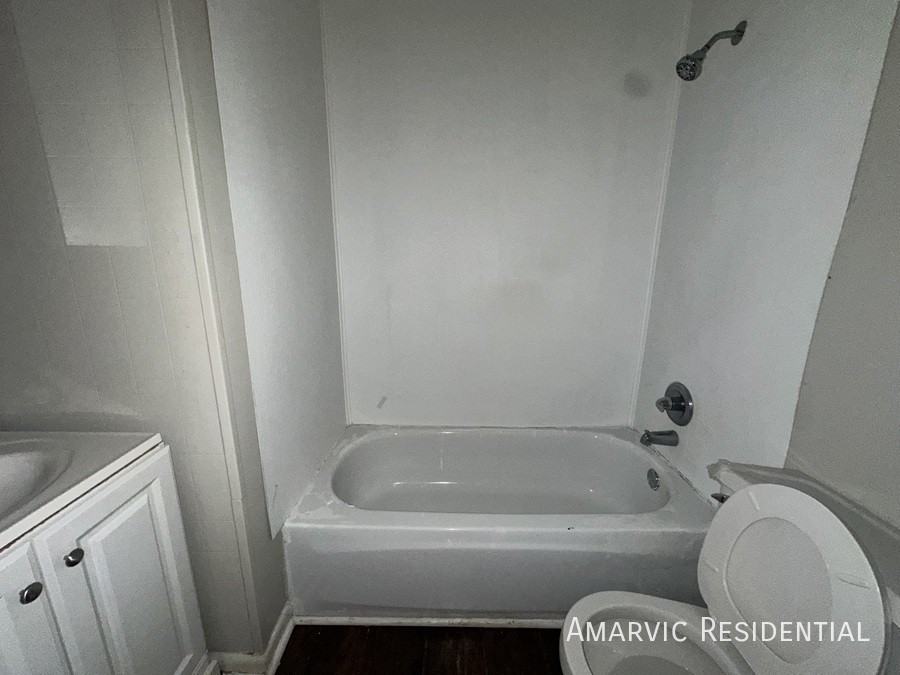 717 Bullock St - Photo 3 of 4