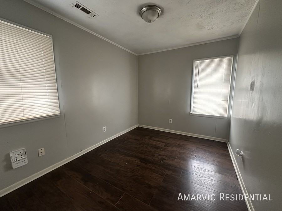 717 Bullock St - Photo 4 of 4