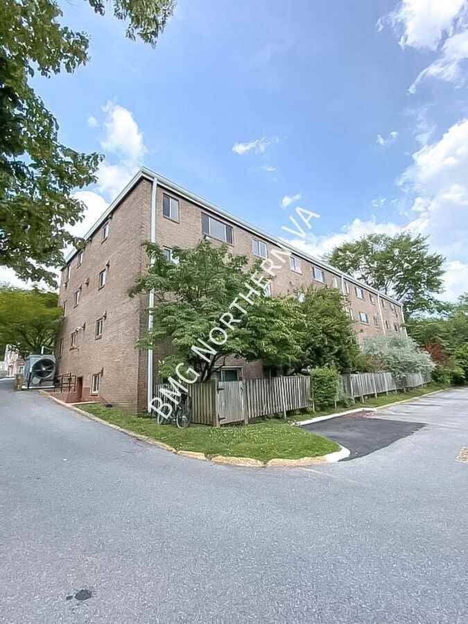 4570 Macarthur Blvd Nw #202 - Photo 2 of 14