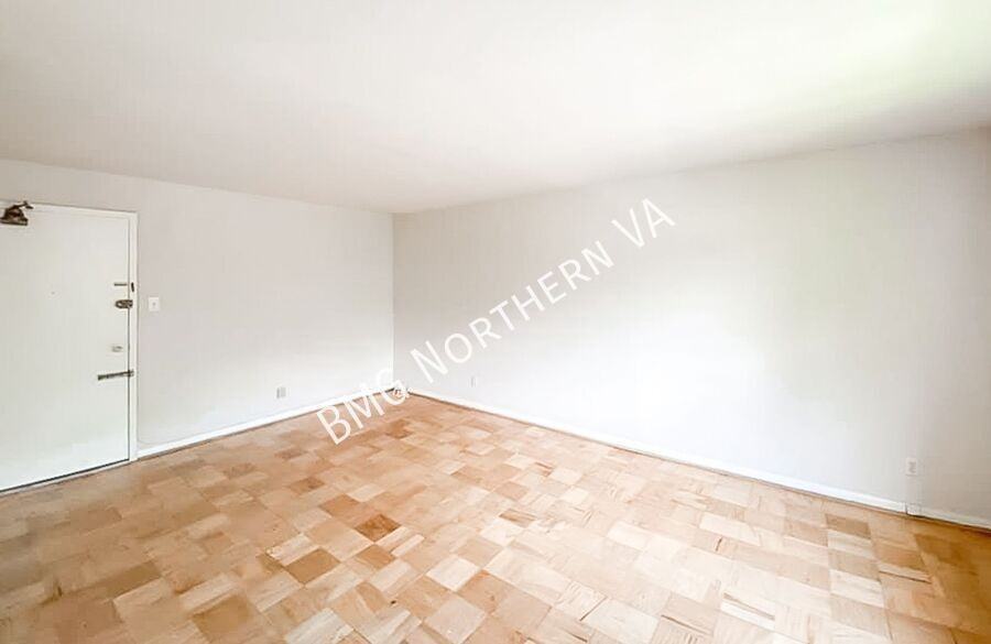 4570 Macarthur Blvd Nw #202 - Photo 3 of 14