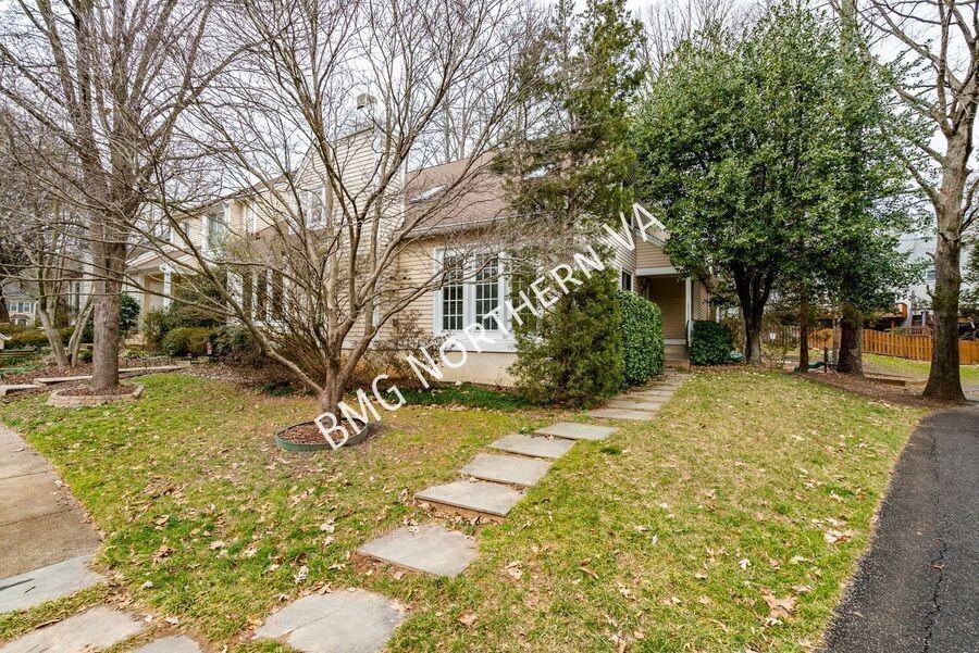 12536 Flatwood Cir - Photo 2 of 30